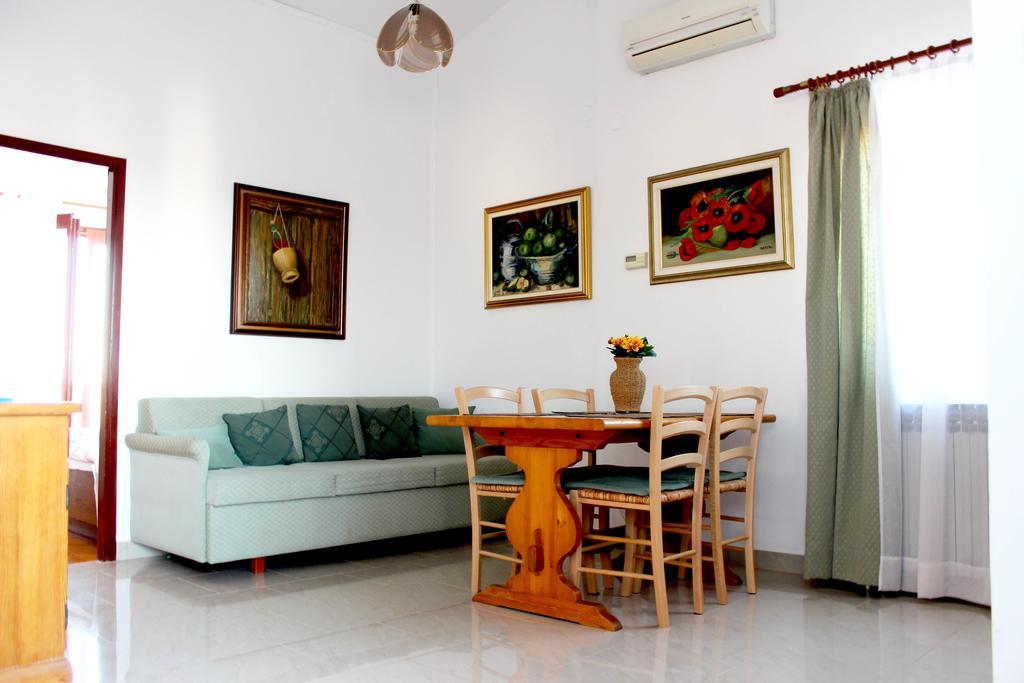 Apartments Cavae Romanae 메덜린 외부 사진